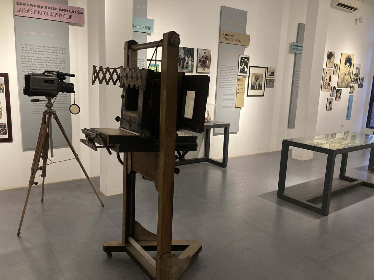 conan_herve's tweet photo. #Hanoi le village de Lai Xa a été le creuset des 1er photographes du 🇻🇳 ! A voir le musee de #photographie et celui dédié à l'histoire de #NguyenVanHuyen Ministre de l'Education de 1946 a 1975 : à 600m de la station #Nhon de la ligne 3 du métro 🇻🇳🇫🇷 bientôt en service ! https://t.co/gA0GmWGCO7