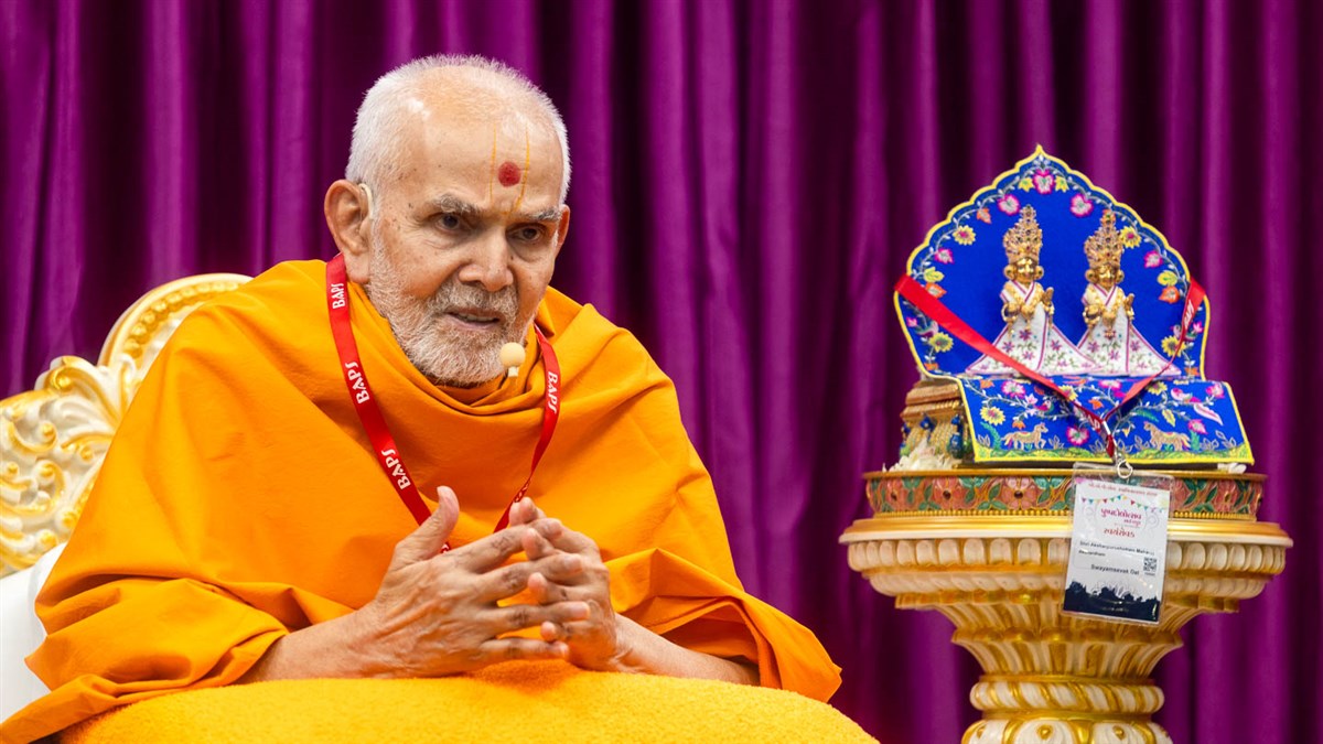 HH Mahant Swami Maharaj's Vicharan: 19 April 2024, Sarangpur, India gfrc6.app.goo.gl/AW1x