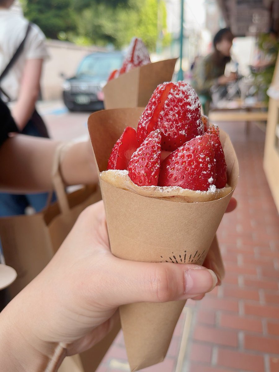 阿佐ヶ谷でクレープ食べてきた🍓 お土産にマロンパイもゲット🌰