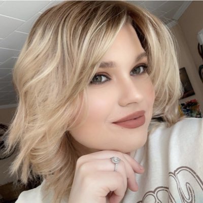 Rebeccastone99's tweet photo. #NewProfilePic https://t.co/iD2L7wQbl7