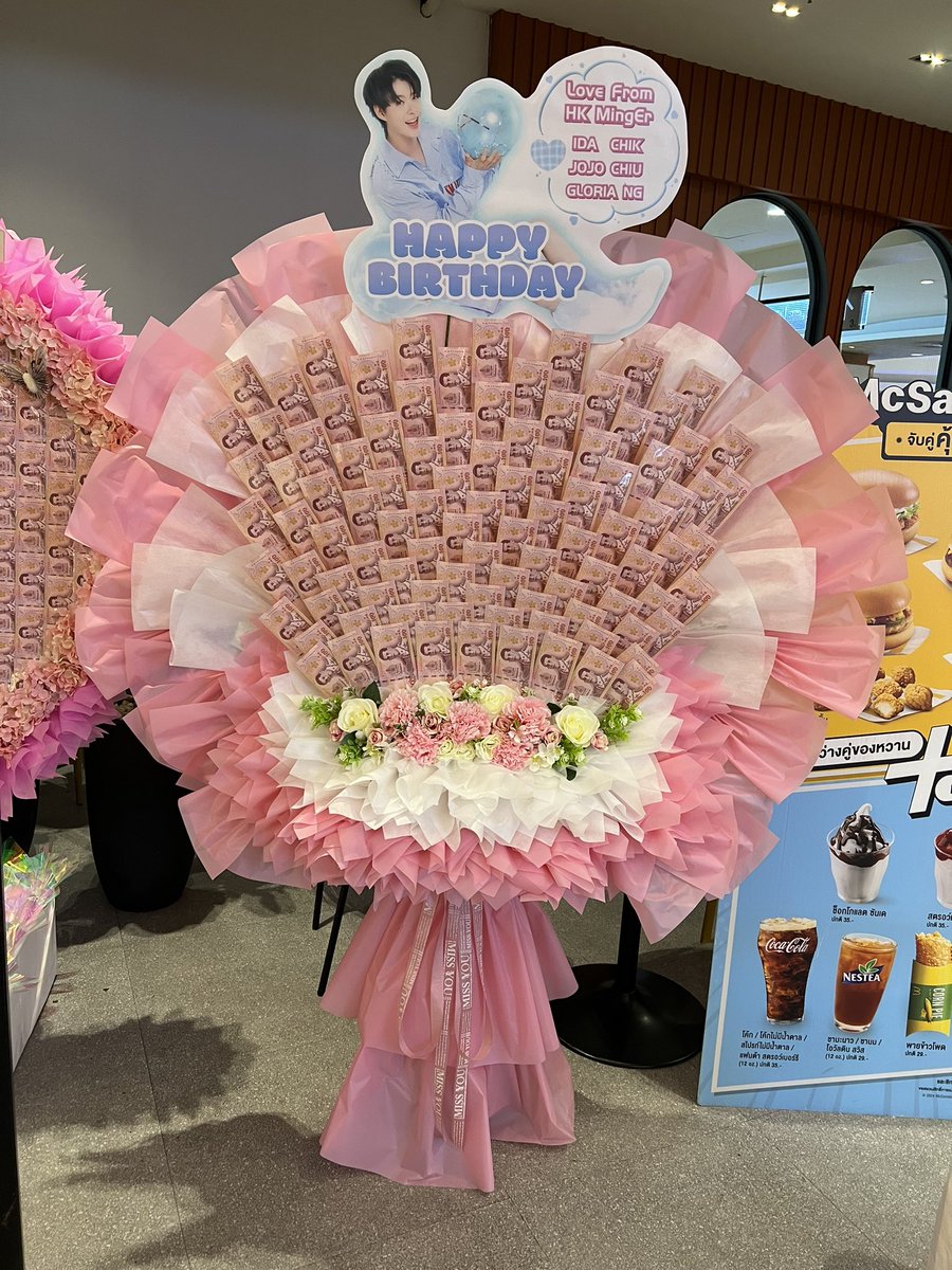 I have finally met you in person for the very 1st time, and I am thrilled!
We HK fans love you and hope you bloom and grow in love and happiness.

Thank you @SSAINT_OFFICIAL and <a href="/SaintChannel/">SaintChannel (FC)</a> for your help 🙏

SAINT26BD FANSIGN PARTY #BD26ySaintFansignParty