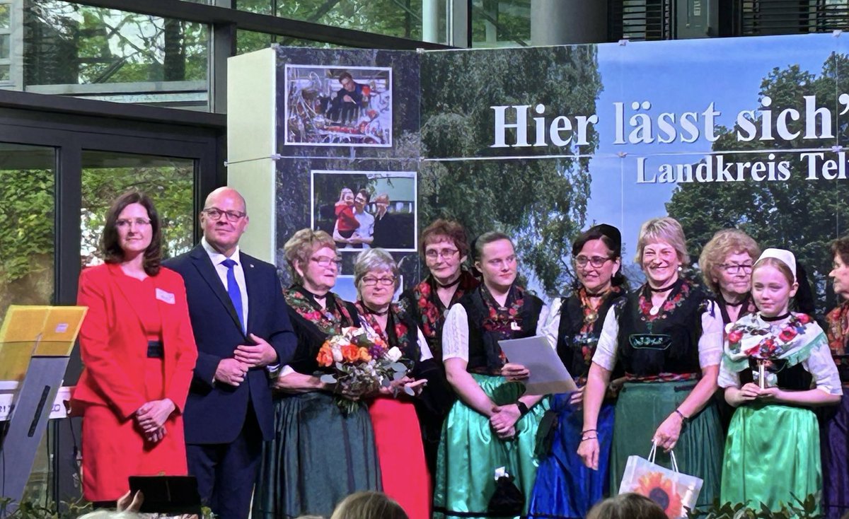 Gestern durften wir in Luckenwalde beim Jahresempfang des Landkreises engagierte Bürger, Unternehmen und Initiativen für ihr Engagement mit dem Teltow-Fläming Preis auszeichnen. Herzlichen Glückwunsch.