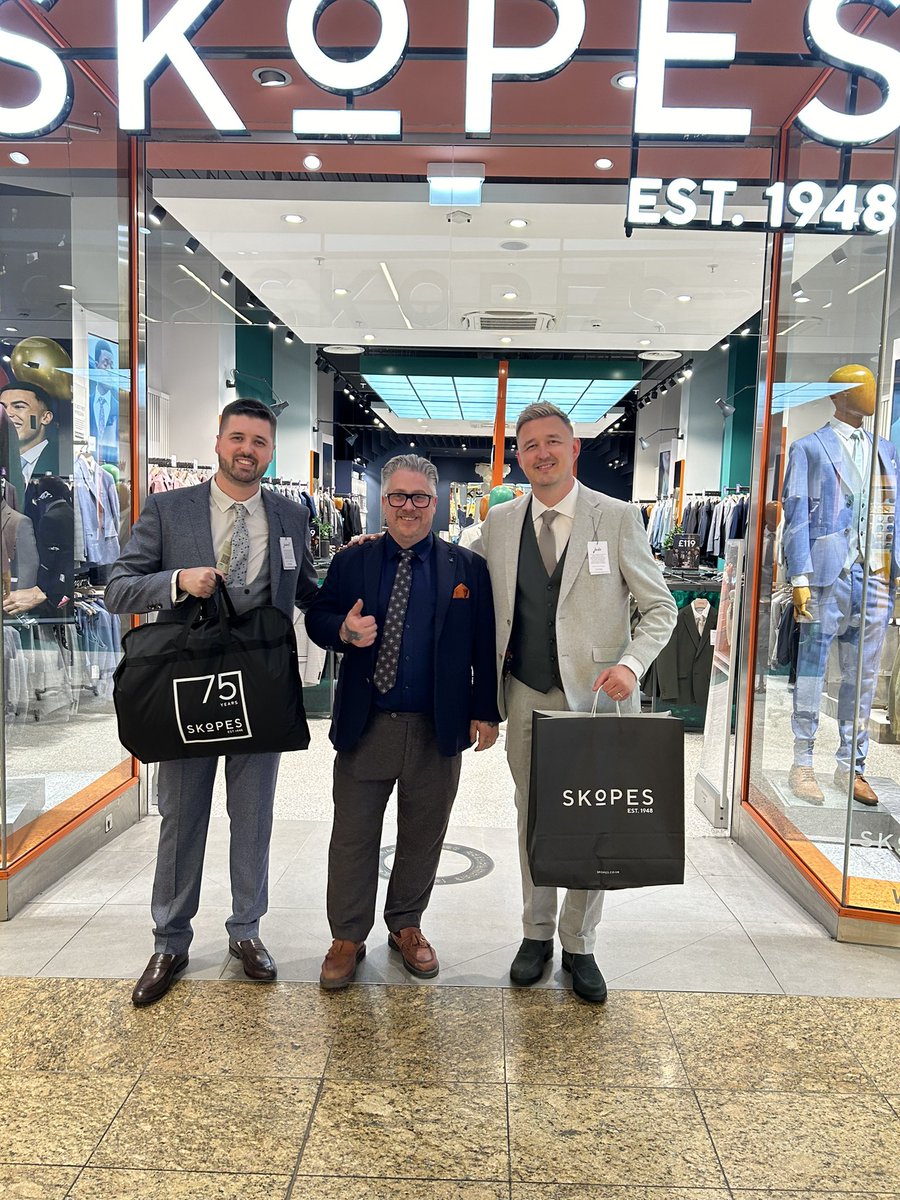 KyrenWilson's tweet photo. It’s a @officialskopes thing 👔

Big thank you to my official clothing partners &amp; the team over at the Meadowhall store for making me look sharp for the media day at the crucible! 

Best in the business! #Skopes #WorldChampionship #Crucible https://t.co/sf1WXgbt1y