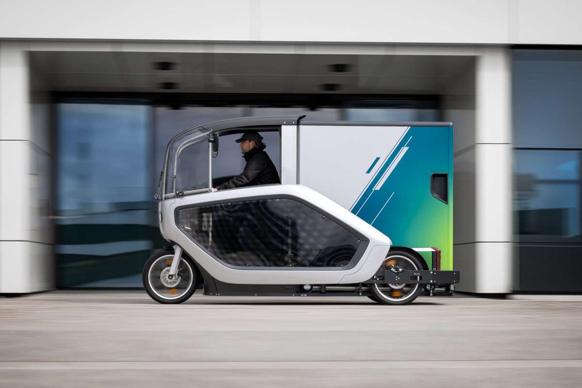 GerdKebschull's tweet photo. Mercedes-Benz #SUSTAINEER
#esprinter und #eCargoBike (#ONOMOTION) das ideale Gespann
https://t.co/KprPAQNWLb
@MercedesFansDe @MercedesBenz_DE @Mercedes_Berlin @VLOelmann @Elektro_Robin @elektrokarre @Stefan_Hajek https://t.co/2CtwdYrFQn