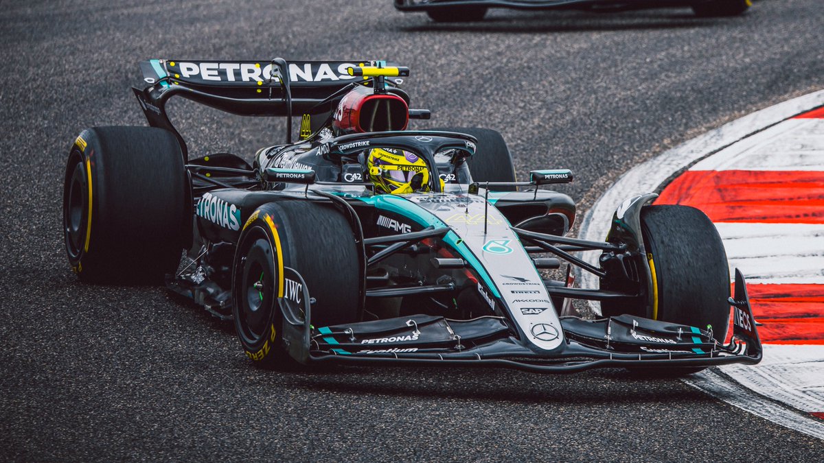 #F1 – That Sprint podium feeling. 🤩 @LewisHamilton with a superb performance, bringing home P2 in the Sprint race. @GeorgeRussell63 fought his way into the points in P8. 👉 Race Quali already starting soon 9:00 AM CEST. #ChineseGP #WorldsFastestFamily #WeLivePerformance
