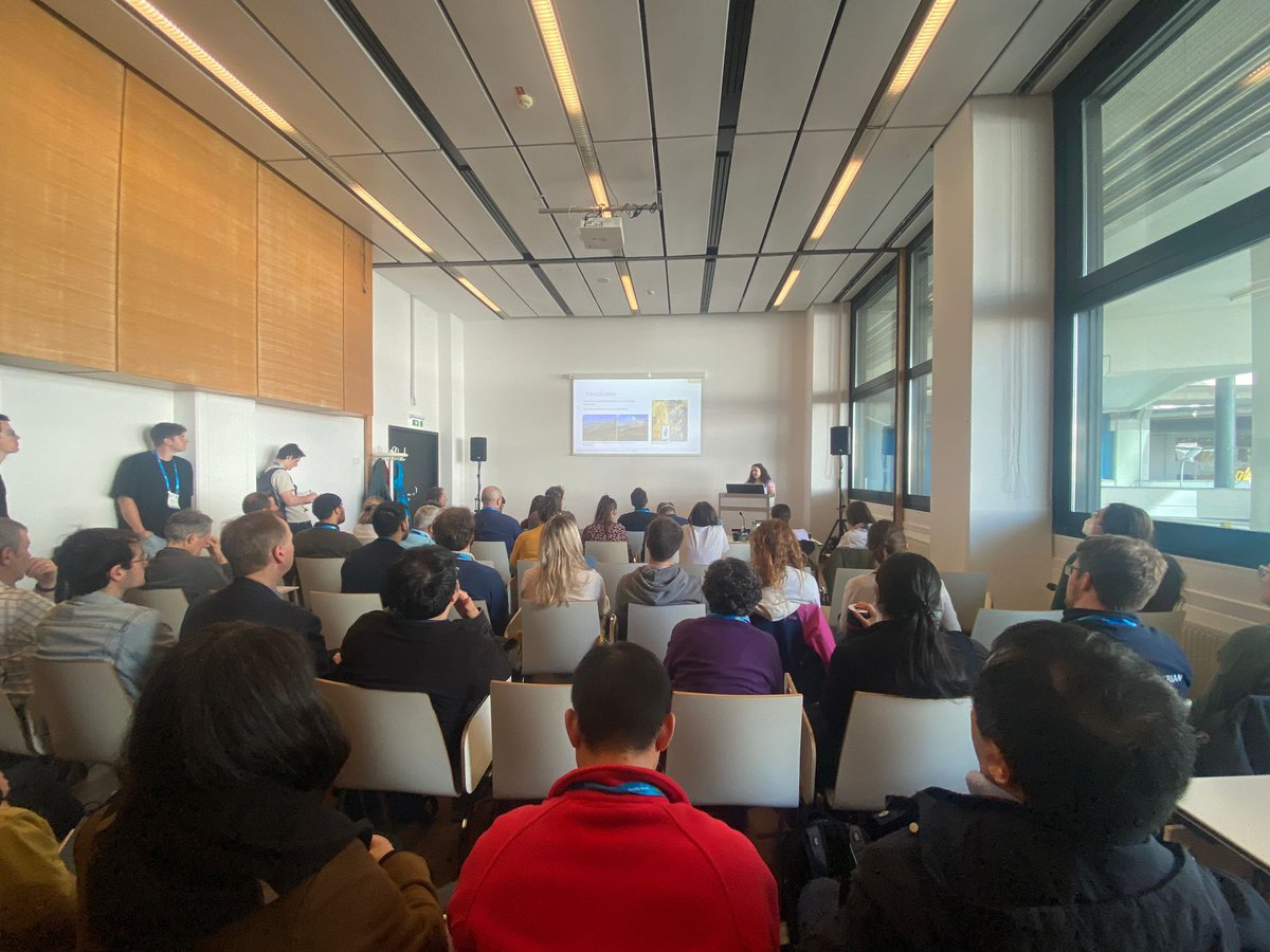 People squashed into room -2.33 at #EGU24 for the hydrothermal volcano session! A bigger room is needed next year @EGU_GMPV! 🌋 @LaKushnir @claire_harnett1 @MCVRockMech @VOLCAPSE