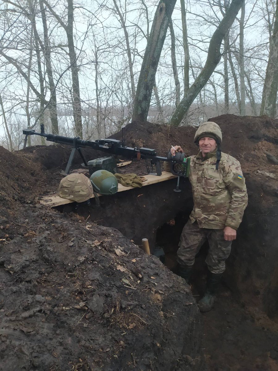 Сьогодні батьку 54 ❤️ Мобілізувавшись в перші дні - він воював під Бахмутом, Купʼянськом та в околицях Лиману. Був поранений і все одно вернувся до своїх хлопців Пишаюсь ним