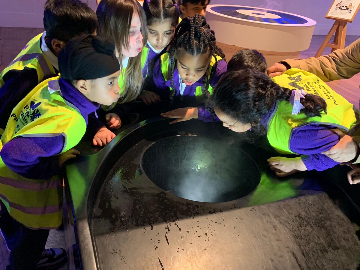 Year 3 pupils visited the Science Museum.  Pupils took part in the activities and had a great day at the museum  #science #sciencemuseum