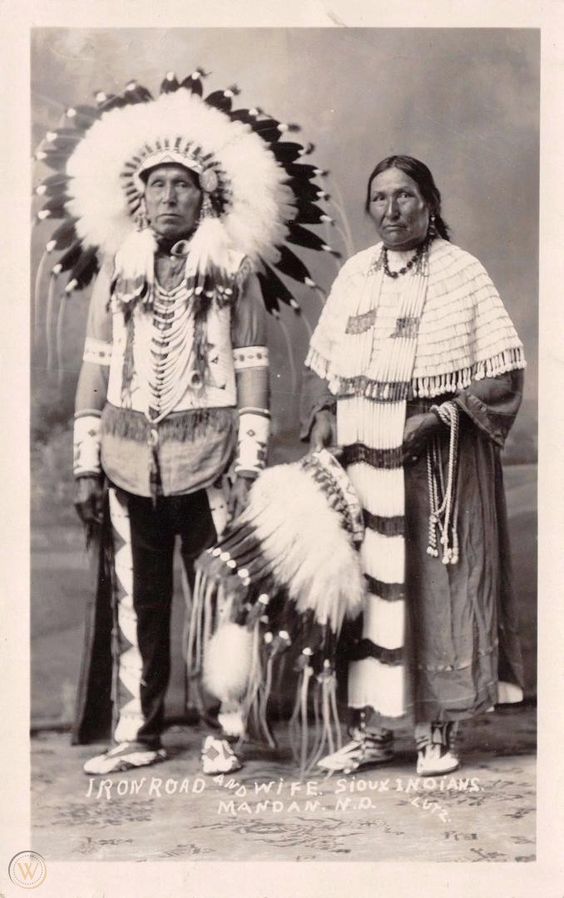SIOUX INDIANS , MANDAN, NORTH DAKOTA, CHIEF IRON ROAD and WIFE . #NativeTwitter #NativeAmerican #AmericanIdol