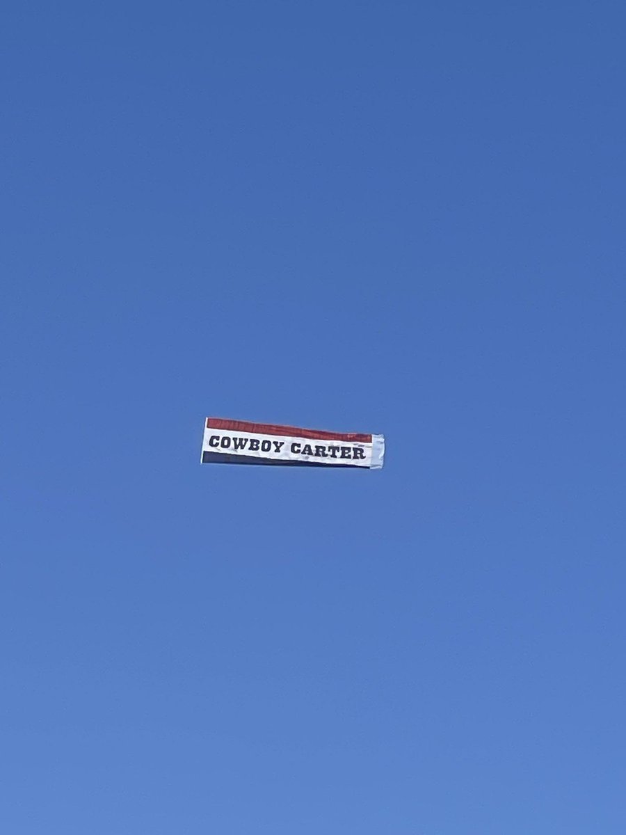 ImmiAbraham's tweet photo. @eleven8 She was live-reacting to an airplane ad for Cowboy Carter flying over 😭 https://t.co/QHfLjQvDRK