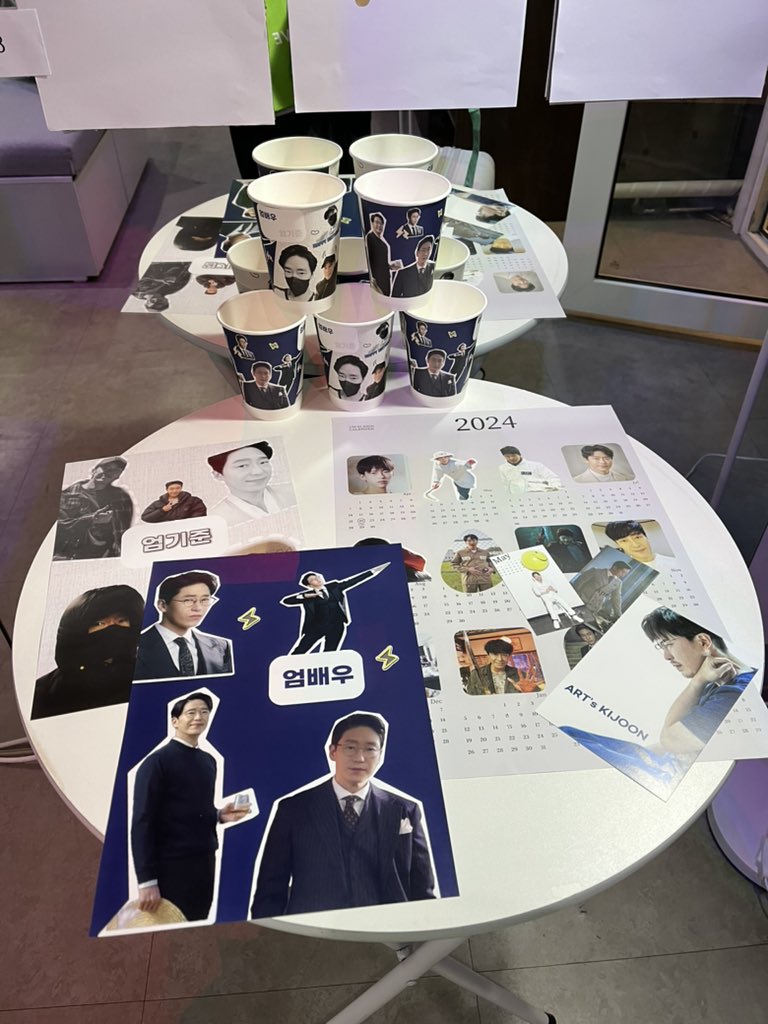 au_eym's tweet photo. ์์นด ๋ฐฉ๋ฌธ!! ์ ์ฌ ๋จน๊ณ ๋ฐ๋ก ๊ฐ๋ค์๋๋ฐ ์นดํ ๋๋ฌด ์์๊ณ ๋ฐฐ์ฐ๋ ์์ผ ์ถํ๋๋ฆฝ๋๋ค๐๐โค๏ธ
#๋์ฒด_๋ฌด์จ_์๊ฐ์ผ๋ก_์์ผ์_์ฑ๊ฒจ์ฃผ๋์ง_์๊ณ ์ถ๋ค
#์ํธ์_๊ธฐ์ค
#์๊ธฐ์ค #kijoon https://t.co/4mvK1RbiJE
