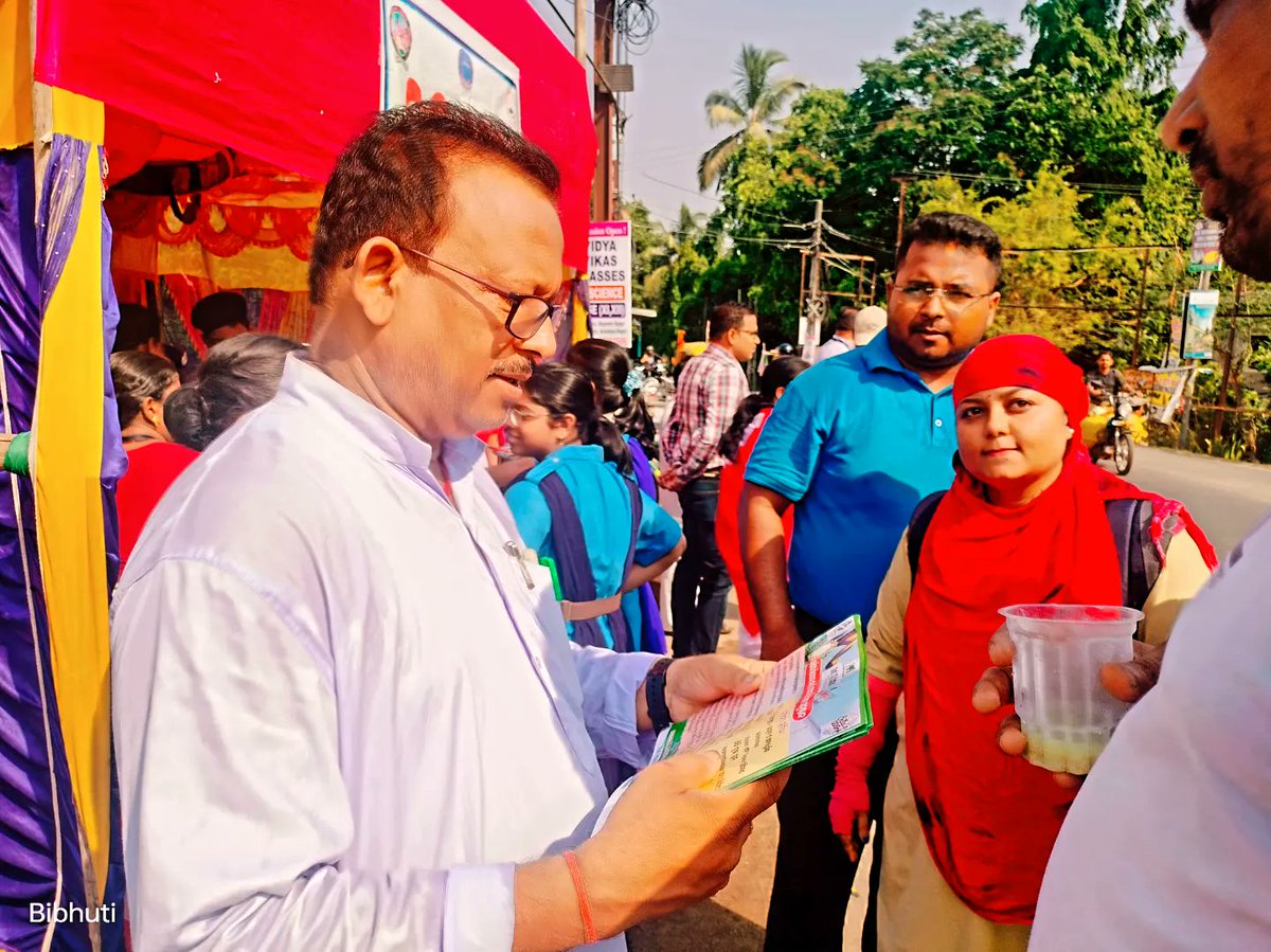 Govt. ITI, Cuttack hosted a Career Counseling Camp in Bali Sahi Slum Area. 25 attendees joined us out of 150 reached, exceeding expectations! we spent 4 impactful hours guiding and inspiring. Positive response all around! 🚀 #ITICuttack #CareerCounseling #GovernmentITICuttack