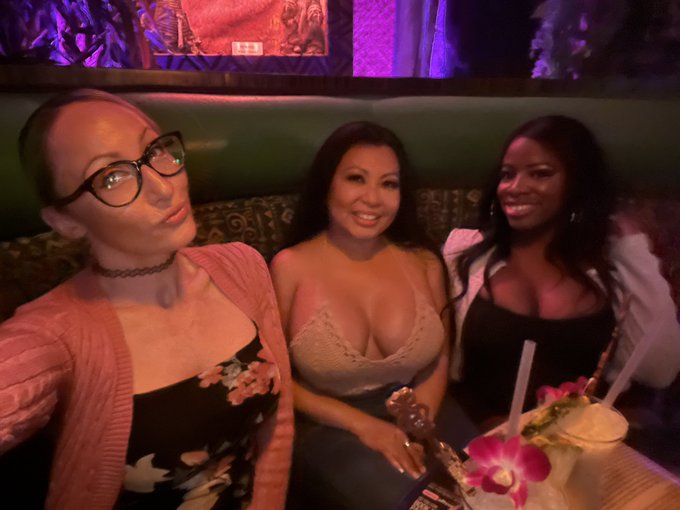 Wooo!!! Birthday shots at the best place. We love you @KrystalDavisXXX   @f_ckkaiya 🎉🎊🎉🎊🎉  @thegoldentiki<a href="/tag/bestfriends"class="tags"><span>#bestfriends</span></a><a href="/tag/bossbabes"class="tags"><span>#bossbabes</span></a><a href="/tag/fourhorsewomenvibes"class="tags"><span>#fourhorsewomenvibes</span></a>