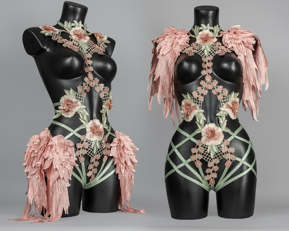 Be a Botticelli goddess in the Birth of Venus bodycage with clip on lace wings to create different looks! 💗💗💗

aintborntypical.com/products/birth…