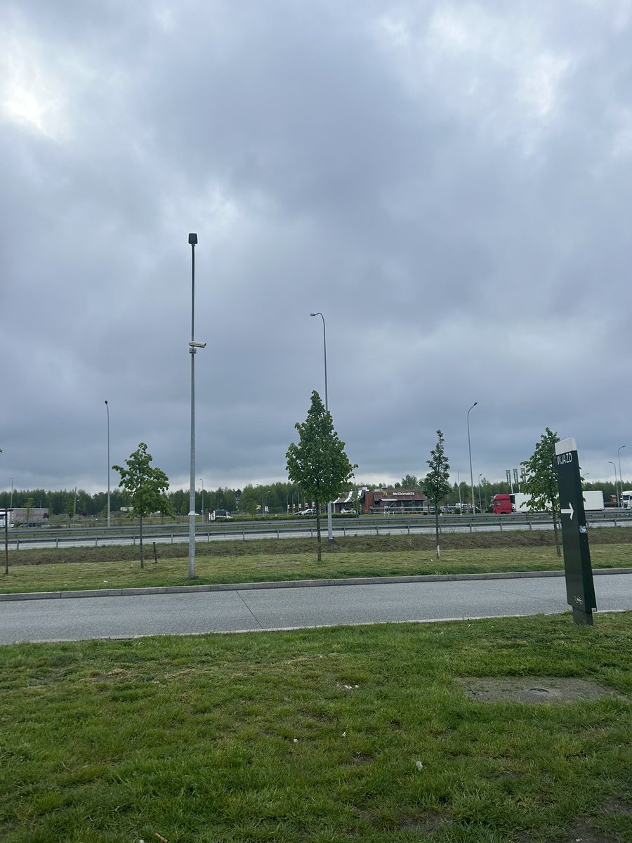 RomanMajewskii's tweet image. W drodze na Szpil 💙❤️
#Widzew &amp;amp; #Ruch