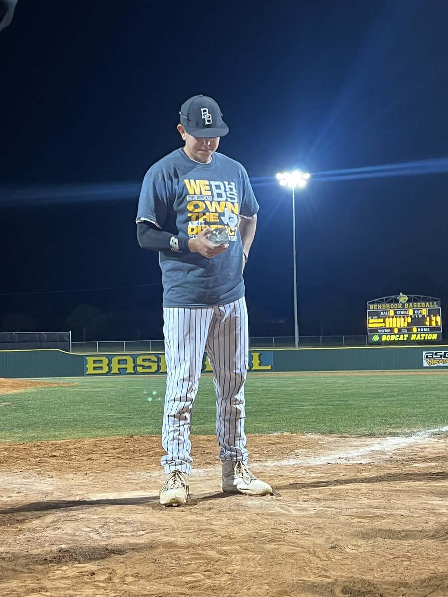 BaseballBobcats's tweet photo. Had one senior player and two managers recognized at senior night! Couldn’t ask for a better person to represent bobcat nation &amp; our program than @JaedenPowell17 He will do great things in his next chapter @DucksBsb next fall but he still has some unfinished business as a bobcat! https://t.co/KWPRMSeWQb