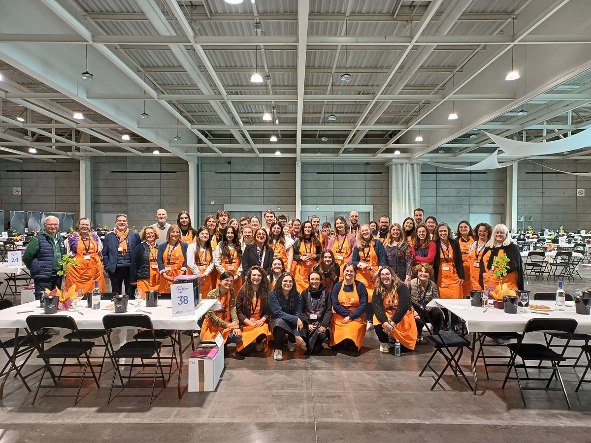 ConcoursVinsBdx's tweet photo. Plus que quelques minutes…

🕘Ouverture des portes : les équipes de la @agriculture33 sont prêtes à accueillir les 500 dégustateurs venus départager les 2 400 vins candidats à l'édition 2024

#concoursvinsbordeaux
#vinsdebordeaux #winetasting #degustation https://t.co/Q82eoSLSKK