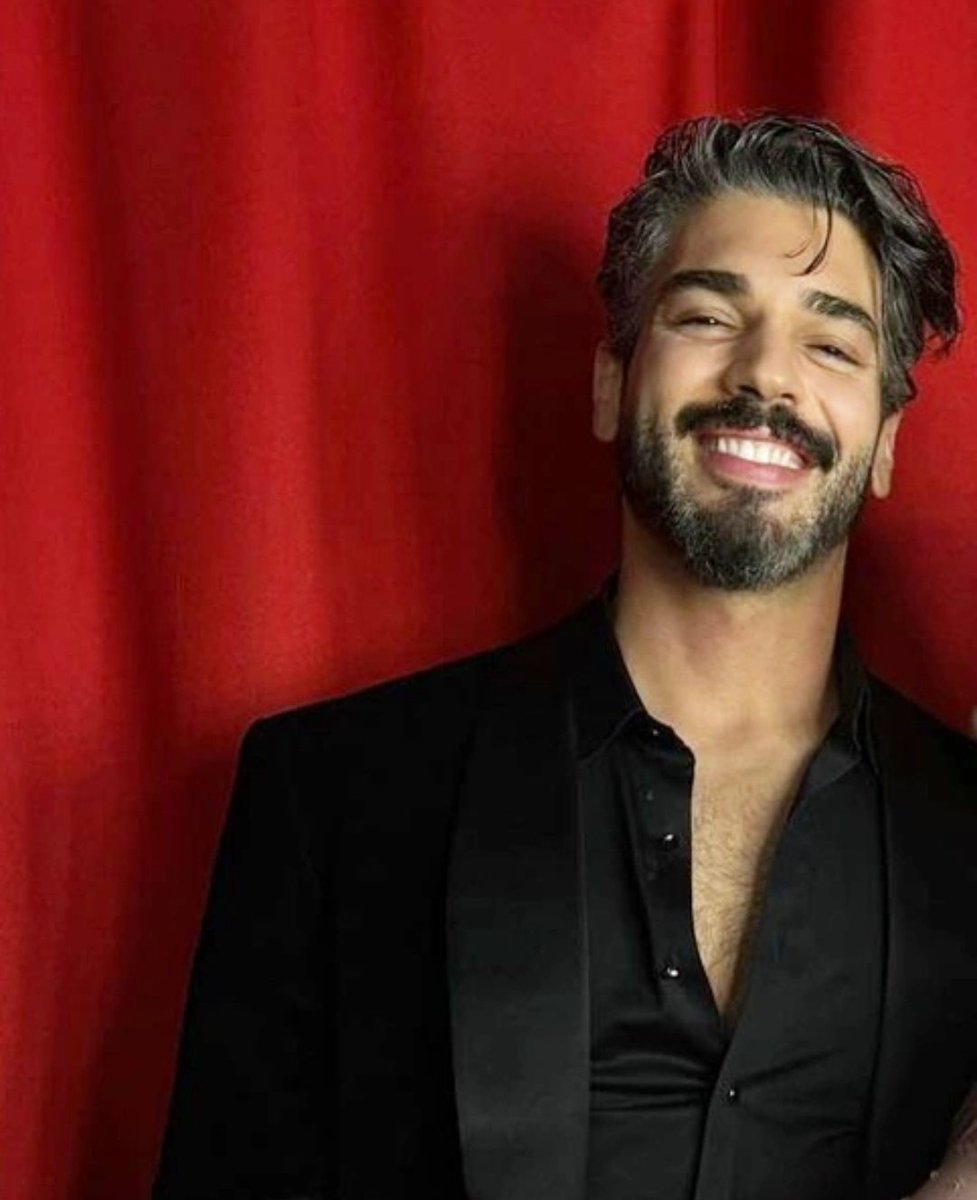 - love sm this cute boy 🙈😘

#ŞükrüÖzyıldız #Handsome