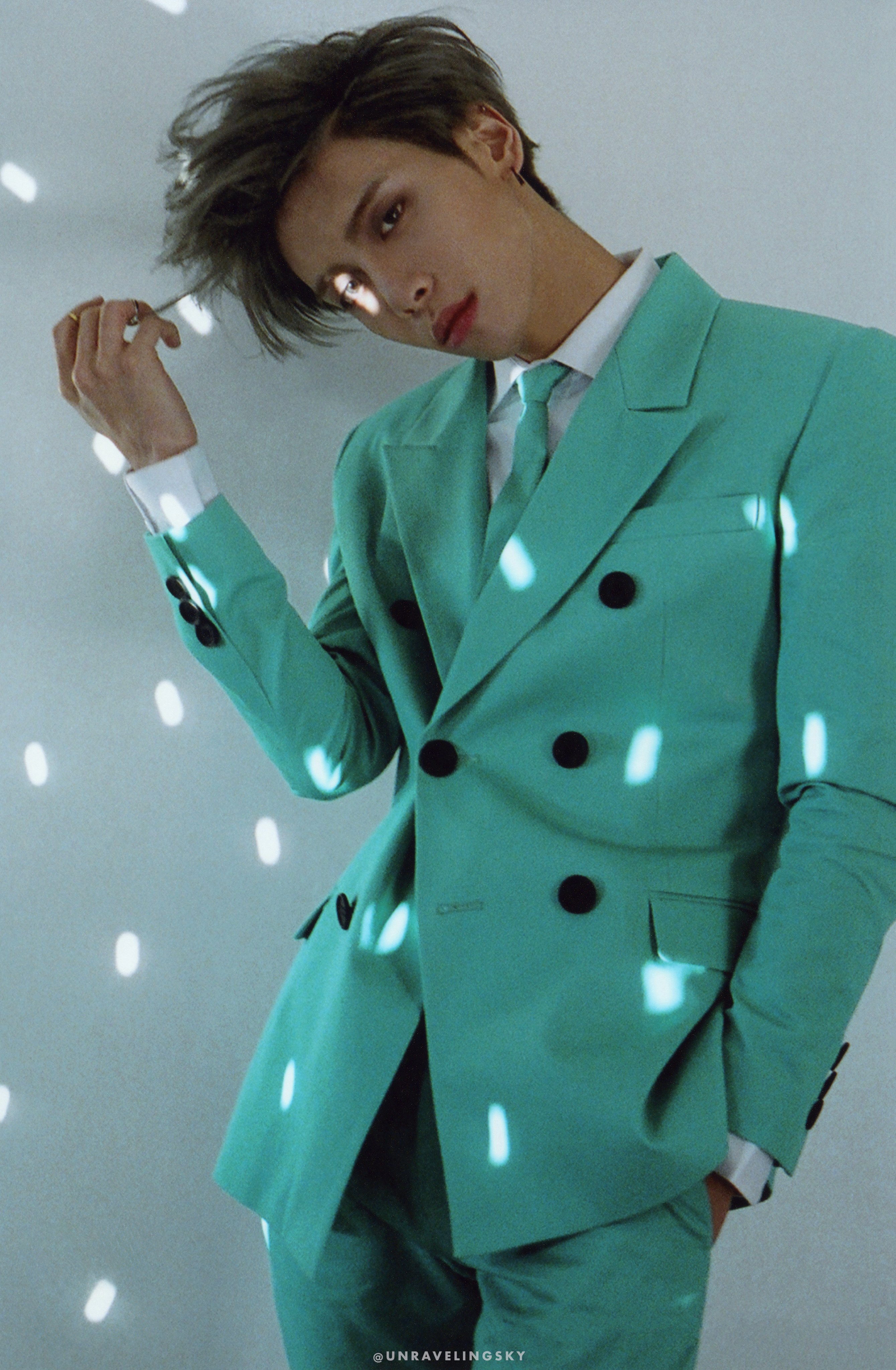 SHINee JONGHYUN ジョンヒョン クリアフレーム SHINee ジョンヒョン CLEAR FRAME ブランドロゴ）の人気