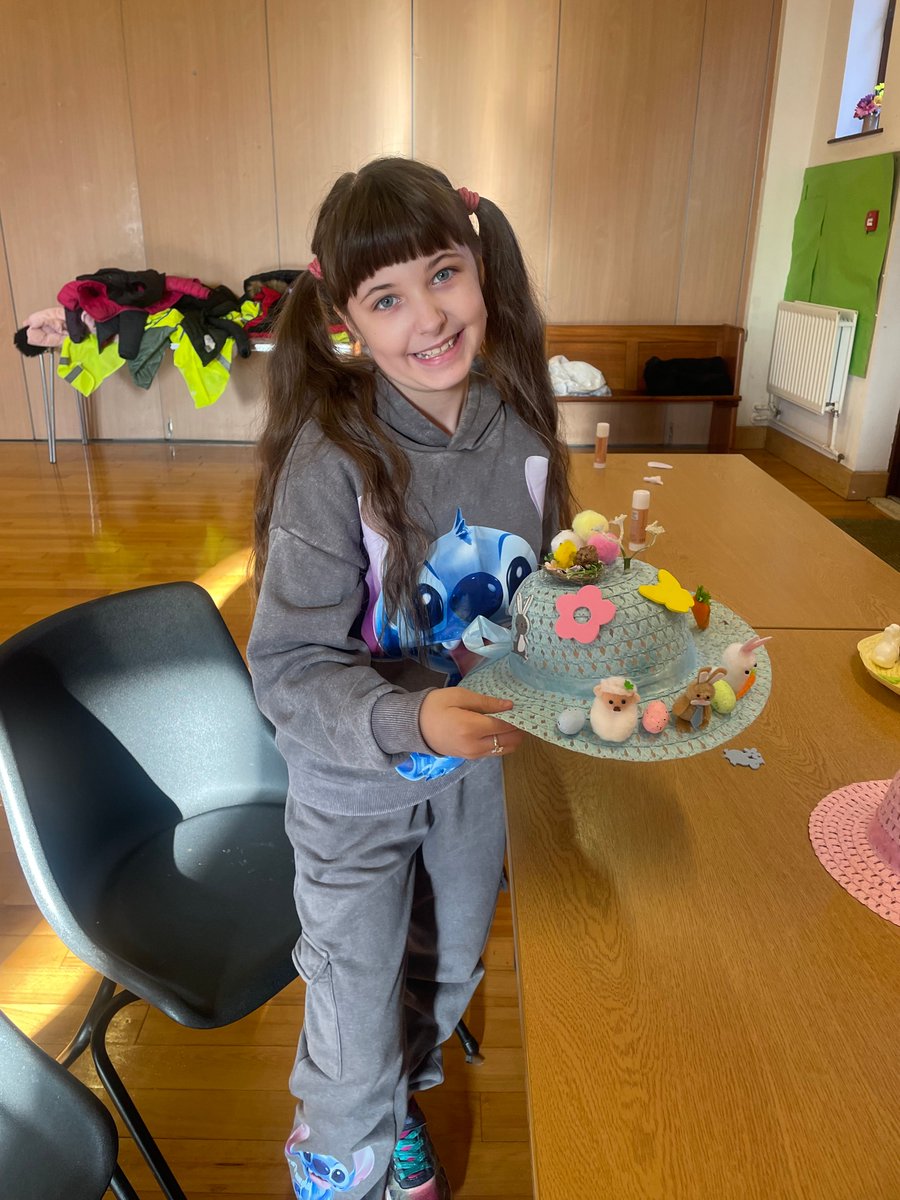 What super bonnets! Great photos from Pallister Park Pride of Place Community Group in Middlesbrough. Thank you to @mealsandmoreuk for supporting of our Feast of Fun program. If you would like to support our #community-based programs, donate here buff.ly/3I7JlVv