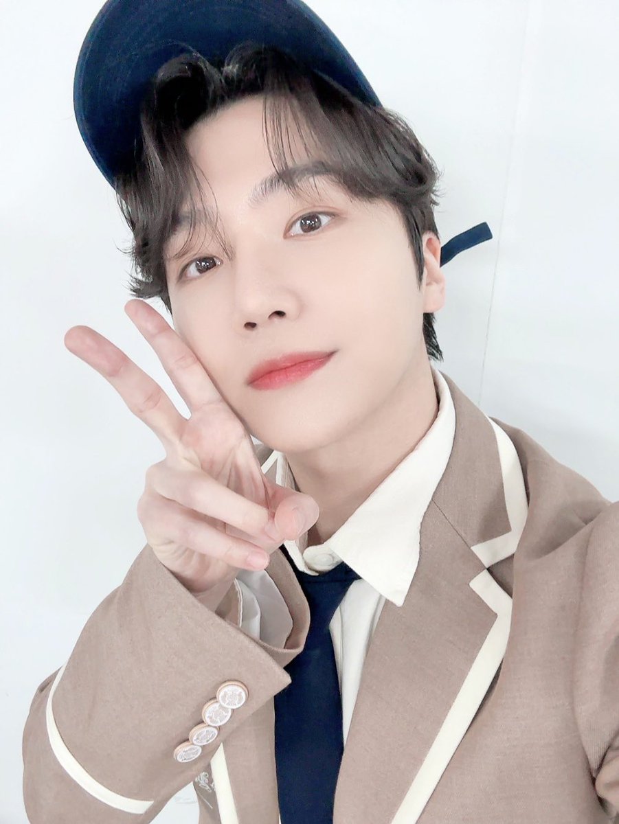 CUBE_PTG's tweet photo. [📸] 240420 @ 창작가무극 <천 개의 파랑> 낭독 콘서트

얼마 남지 않은 #천개의파랑 첫 공연 전,
낭독 콘서트를 통해 가져본 특별한 만남, 어떠셨나요? 📖
5월 12일부터 선보일 눈부시고 찬란한 콜리의 이야기! 
많은 관심과 기대 부탁드립니다 💙

#펜타곤 #PENTAGON
#진호 #JINHO https://t.co/ENdHph7xpT