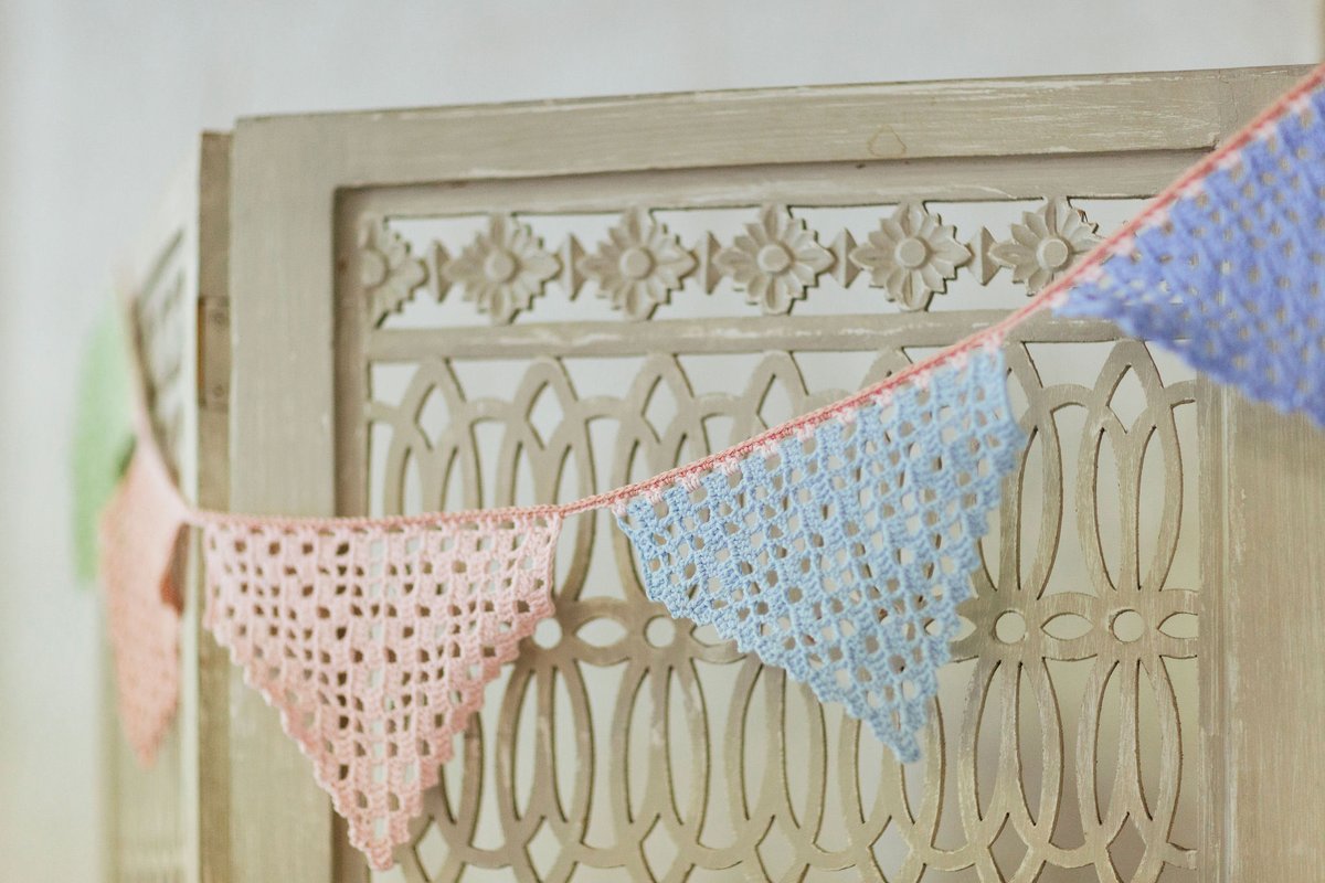 Perfect for sunny weekends in the garden, our Wisp Lace Bunting, by Eleonora Tully, would look beautiful adorning your summer house, garden room or fences, and it's a great way to use up any cotton yarn from your stash too. Bit.ly/IC_167
