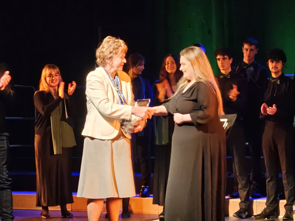 Three wonderful choirs paid tribute to the late Colm 'Stride' O Brien in Ballybunion's Tintean centre last night. MTU Glór Choral Society conductor Caítriona Fitzmaurice making a presentation to Ann O Brien. @MTU_ie @mtu_csm @gerard_odonovan @CiaraOboe