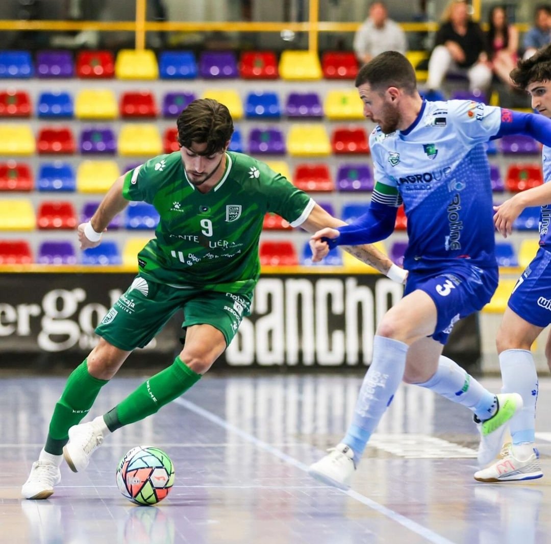 DÍA DE PARTIDO⚽️💪

⚽️ @CDElEjidoFutsal VS @ColoColoZaragoz
⏰️ 16h00
📍Pabellón  Santa María del águila 

@DecathlonEspana
@LanternaInt

#josete3 #futsal #España #2rfeffutsal #kipstafutsal #beyondcontrol #ginka900 #vamos #somoscelestes