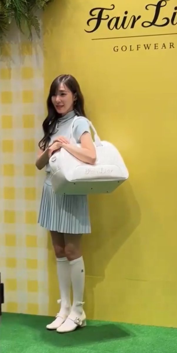 kimfany0801's tweet photo. Am not lying you’re our fairlady #Tippa-Chan #TiffanyYoung
ティファニー可愛かった
#FairLiar
#ティファニー
#Tiffany #TiffanyYoung
#티파니 #티파니영
#少女時代
#소녀시대 #GirlsGeneration https://t.co/X9FRhzIDue