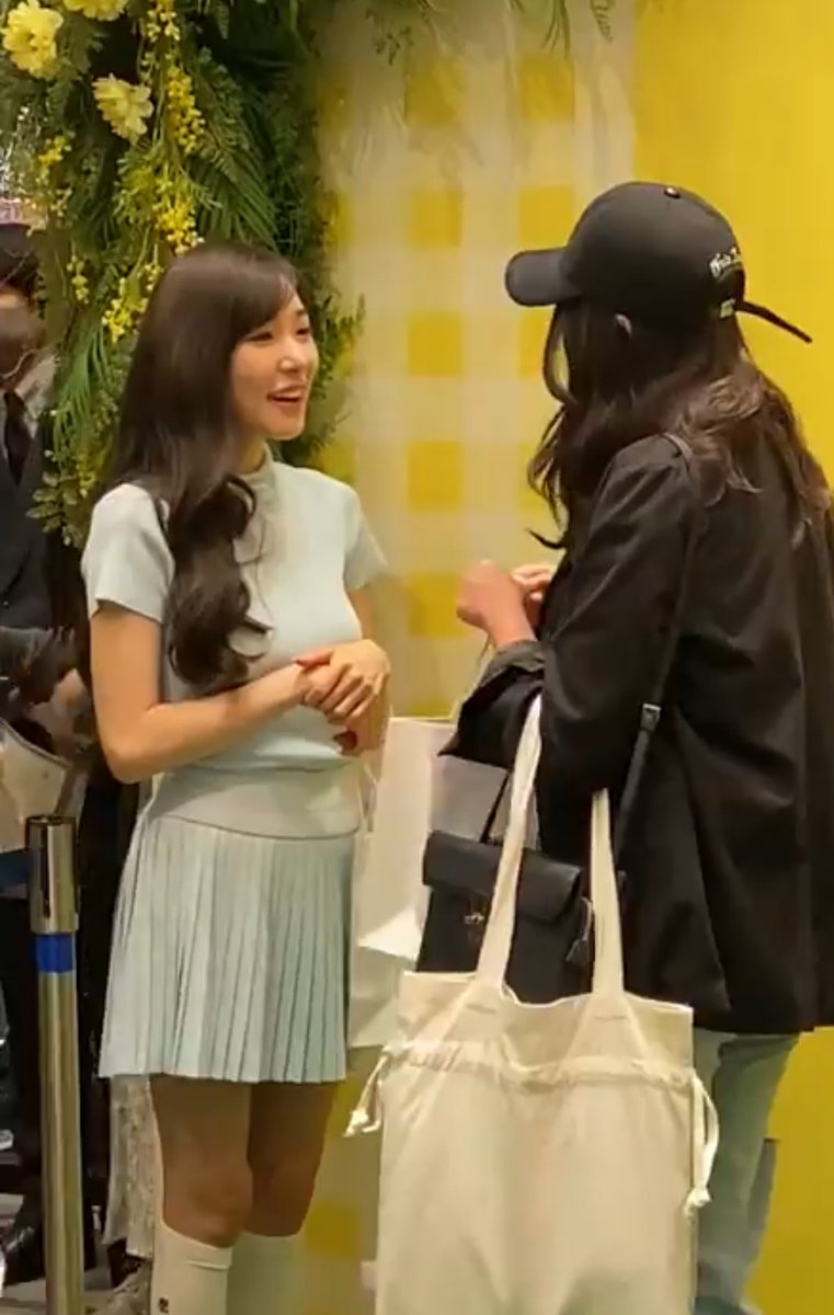kimfany0801's tweet photo. Am not lying you’re our fairlady #Tippa-Chan #TiffanyYoung
ティファニー可愛かった
#FairLiar
#ティファニー
#Tiffany #TiffanyYoung
#티파니 #티파니영
#少女時代
#소녀시대 #GirlsGeneration https://t.co/X9FRhzIDue