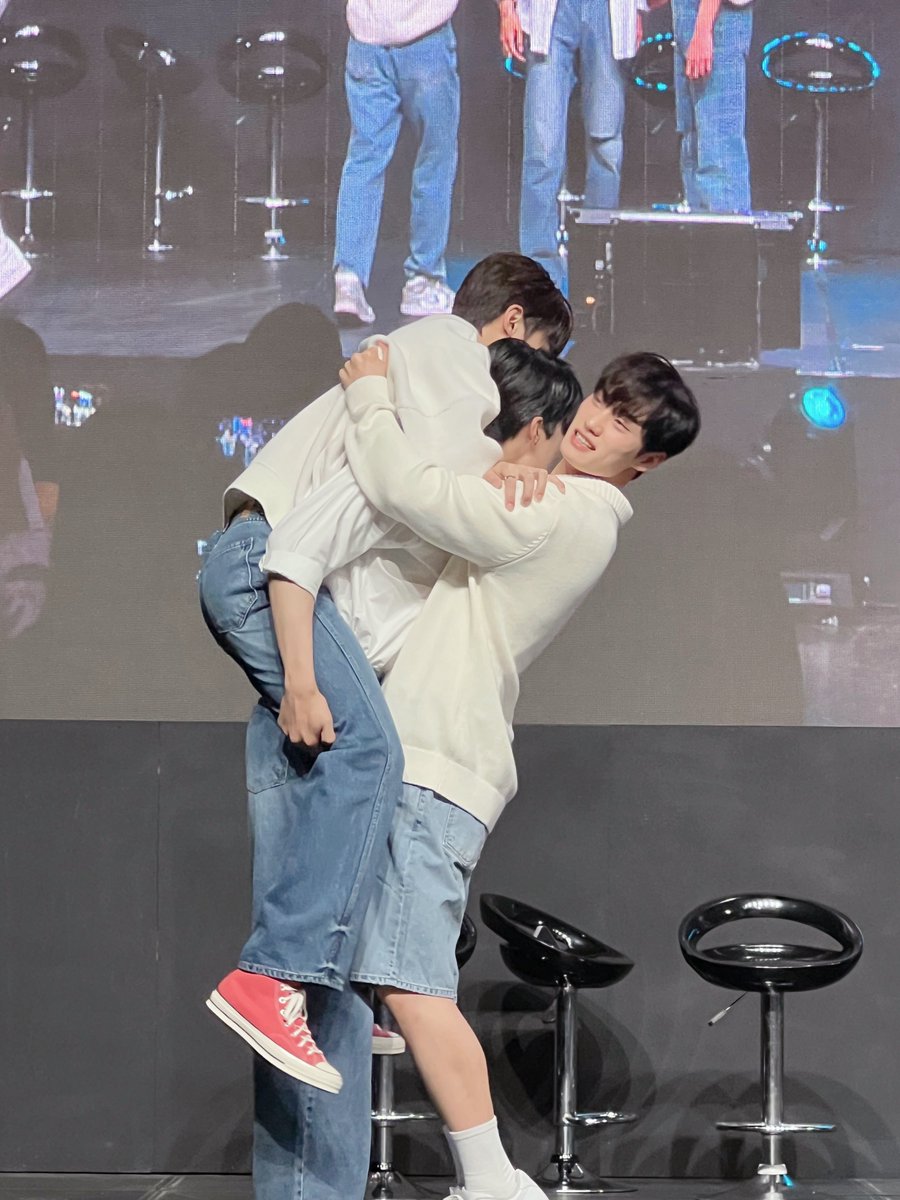 개노조 ♡︎♡︎♡︎