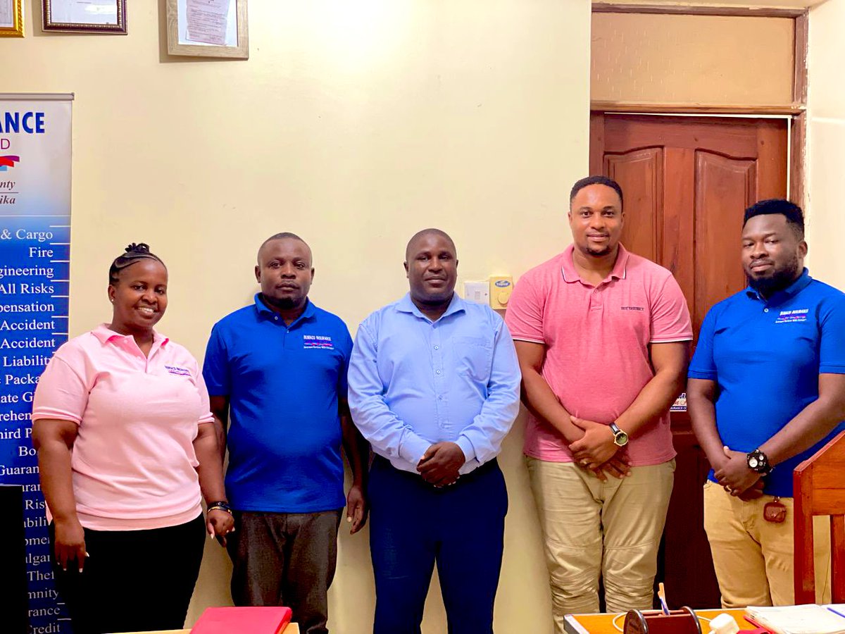 BumacoInsurance's tweet image. Ahsante Meneja Tawi Katoro Geita Bumaco Insurance, Mr. Godfrey Matoke Kwa Kupokea Ugeni Huu! Tunaamini Wenyeji wa Katoro Watapata Huduma Za Bima Zenye Uhakika Kutoka Kampuni Yao Pendwa Bumaco Insurance. #bumacoinsurance #lakezone