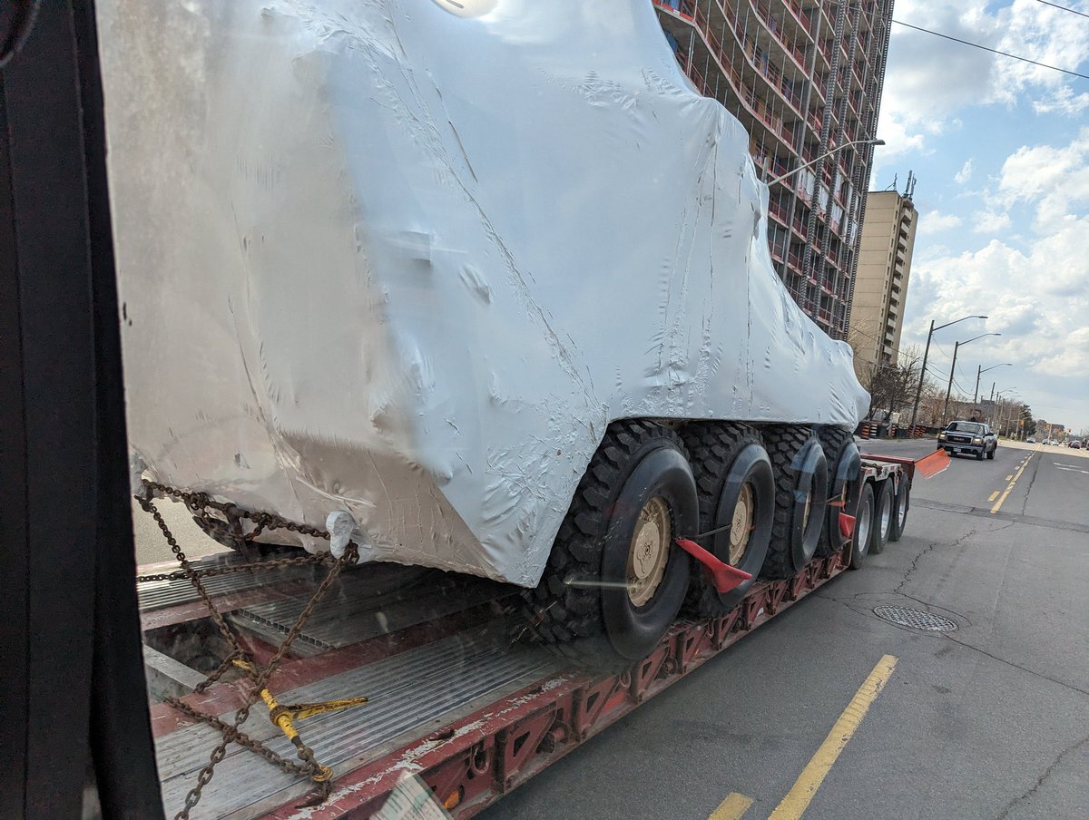 SMmiliitary's tweet photo. صور من قلب كندا 🇸🇦 - 🇨🇦:

تم تصوير دفعات كبيرة من مدرعات طراز
 (LAV-700) في هاميلتون، أونتاريو، في المراحل
الأولى من العبور إلى المملكة العربية السعودية ،
يذكر ان السعودية ستحصل على دفعات 
من المدرعة العظيمة LAV-700 مع عقود لمدة
تستمر حتى 14 سنة. https://t.co/f8WtdovXJL
