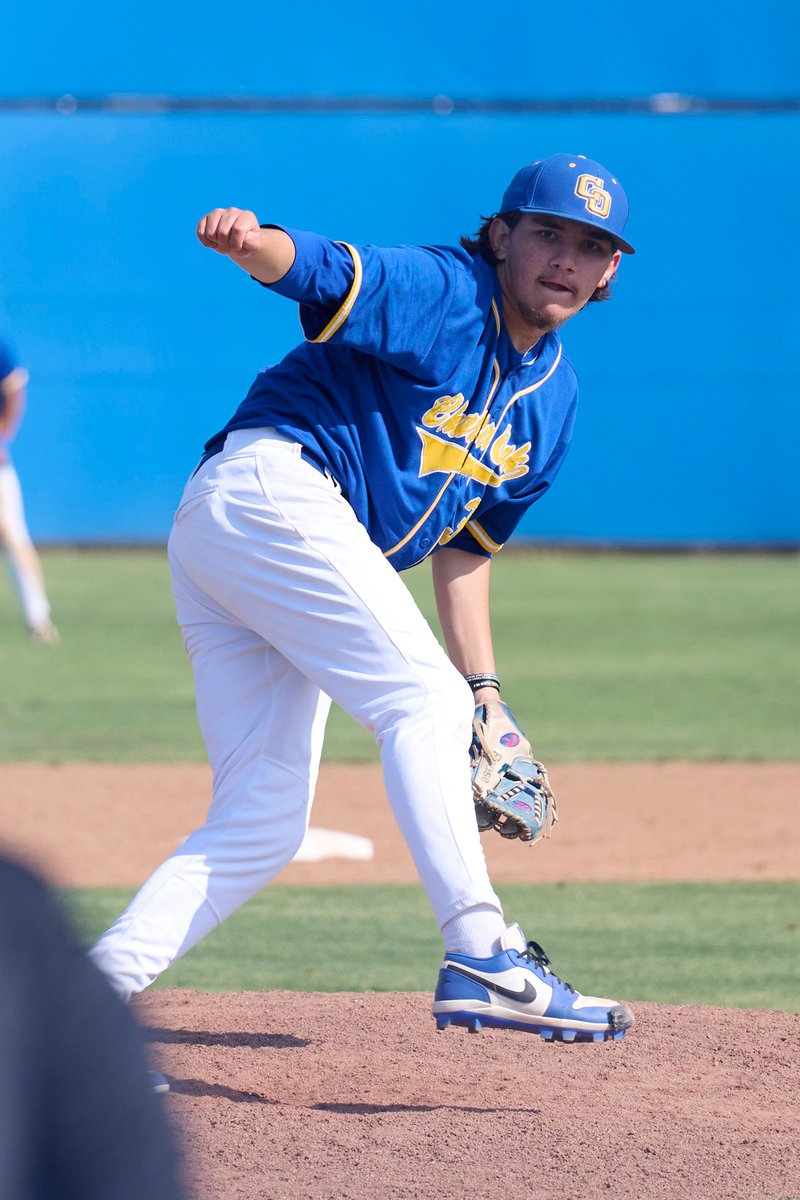 Baseball: @_cobaseball 8, @ColtsHSbaseball 5. Marcus Reese went 6IP, 2UR, 9K's. With two games to go, COHS & West Covina will battle it out for the Valle Vista League's No. 2 seed. Photo gallery of both team by Gwen Pointer is inside. 210prepsports.com/2024/04/20/mar…