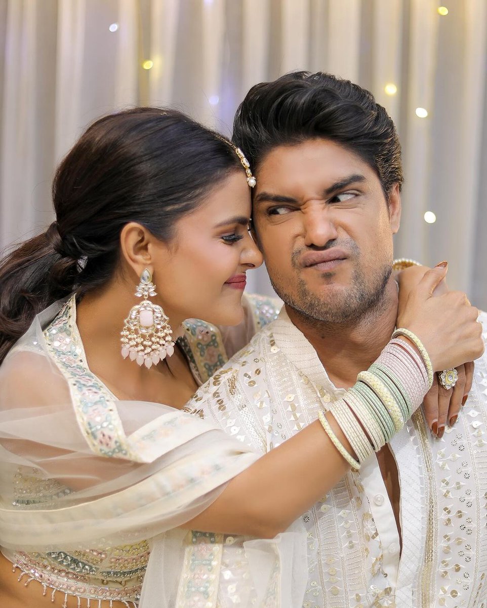 Isn't it amazing how their goofy side comes out when they are together 

#PriyankaChaharChodhary #priyankachowdary #AnkitGupta #PriyankitForever #priyankit #bollywoodactress #truescoop #truescoopnews