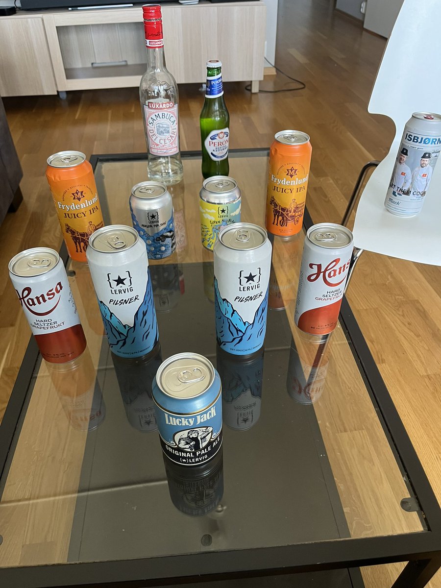 Dagens XI: 
Formasjon: 4-4-2

Lokal Sentrallinje som vett kor mye det betyr. Knallharde Seltzere på backene, spennende innleggskanter. Spisspar bestående av psykotiske targetmann, og ein dandy Italiener a la Inzhagi🫡🍻 
Sist men ikke minst, Batty og Jensen som coach🤝
#DagensXI