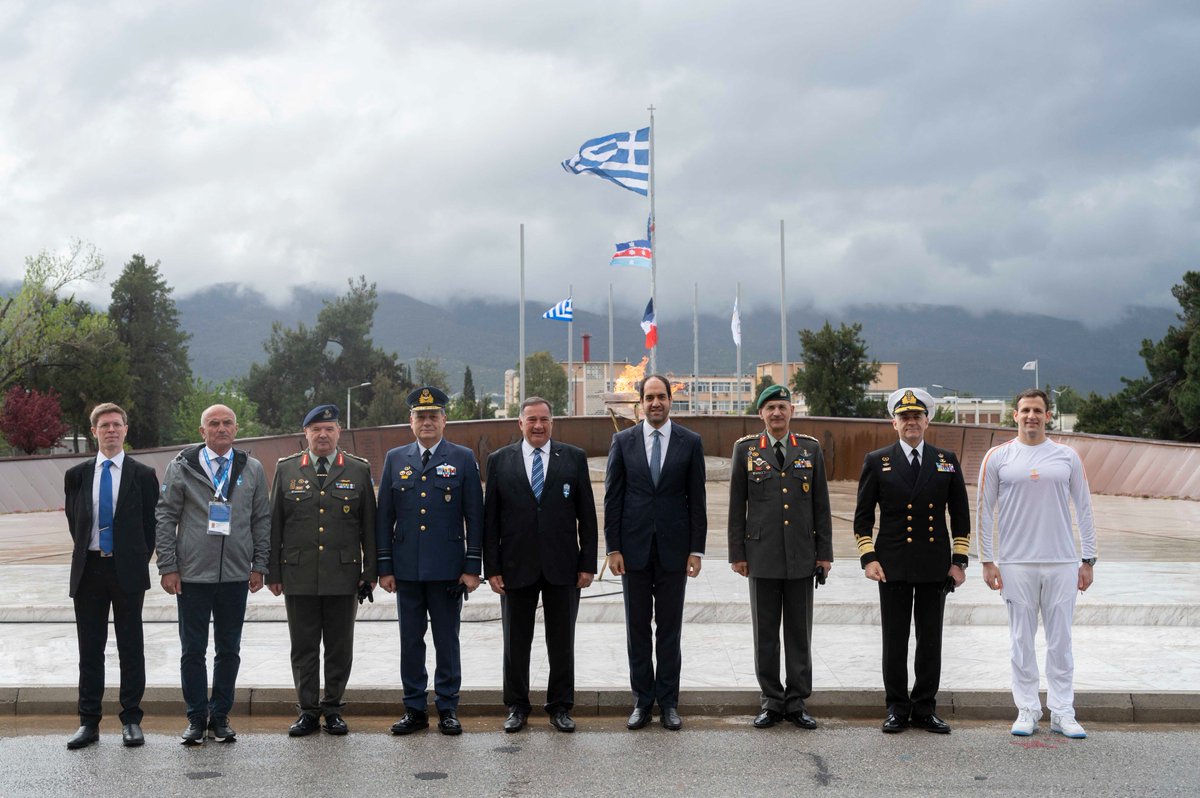 Παρουσία ΥΦΕΘΑ @gkefalogiannis στην Τελετή Υποδοχής της Ολυμπιακής Φλόγας στο Στρατόπεδο «Στρατάρχη Αλέξανδρου Παπάγου» mod.mil.gr/paroysia-yfeth…