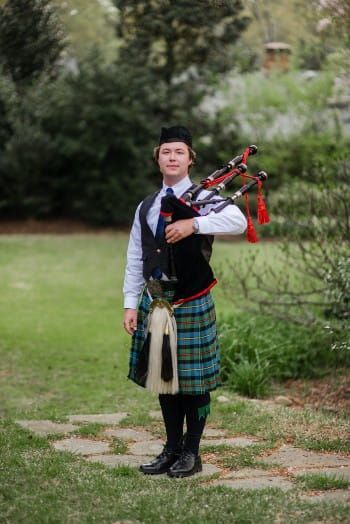 MUSCFoundation's tweet photo. Ever heard of a 🎶 bagpiping 🎶 medical student? 

Alston Lewis, a third-year student at the MUSC College of Medicine (@MUSC_com), is a professional bagpiper. It helps pay for his rent and living expenses.

His story is new on the blog! Check it out at https://t.co/ovzw7PWMjy https://t.co/ZBetWTeKdi
