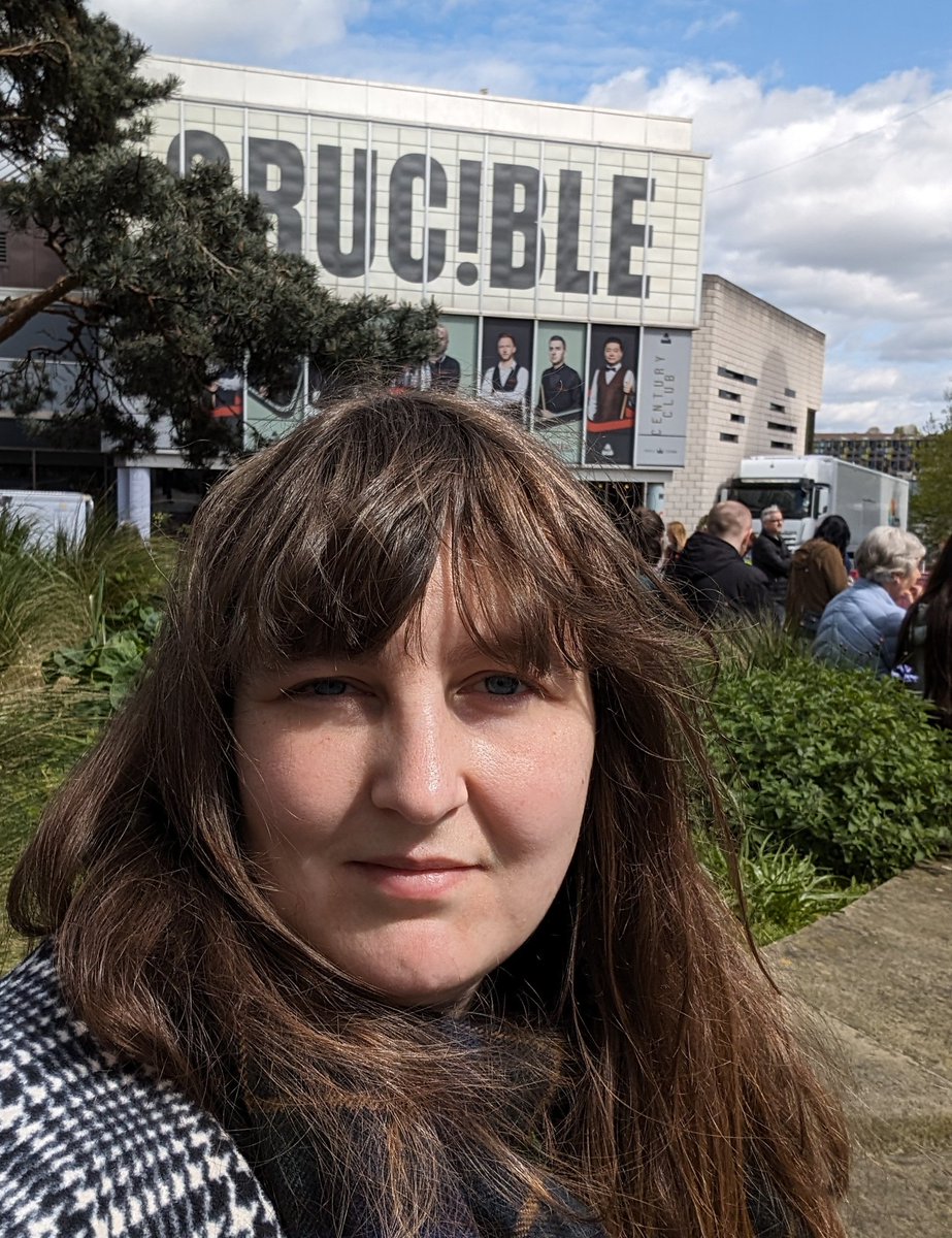 Waiting to head into the theatre of dreams for this afternoon's session. ☺️🎱 #snooker #crucible #worldchampionship #theatreofdreams