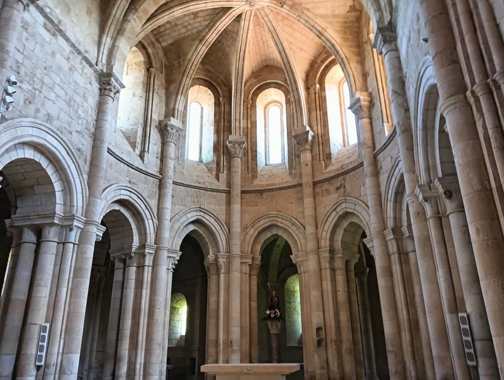 gozARTE's tweet photo. #LeónconGozarte2024 Empezamos nuestro viaje en el monasterio #cisterciense de #Gradefes https://t.co/j7AFs3QDGn
