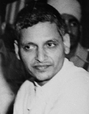 Voice_For_India's tweet image. Describe Nathuram Godse. Hero or Villain.
