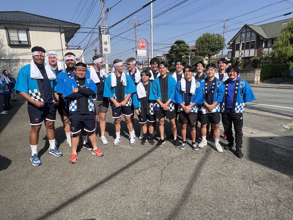 【郷土の祭りみゆき祭りへの学生の参
加】
4月14日（日）にて、甲府市里吉にある三島神社でみゆき祭りにラグビー部の学生が参加しました。
今後も山梨学院大学ラグビー部の応援をよろしくお願いします。
#山梨学院大学 #ygu