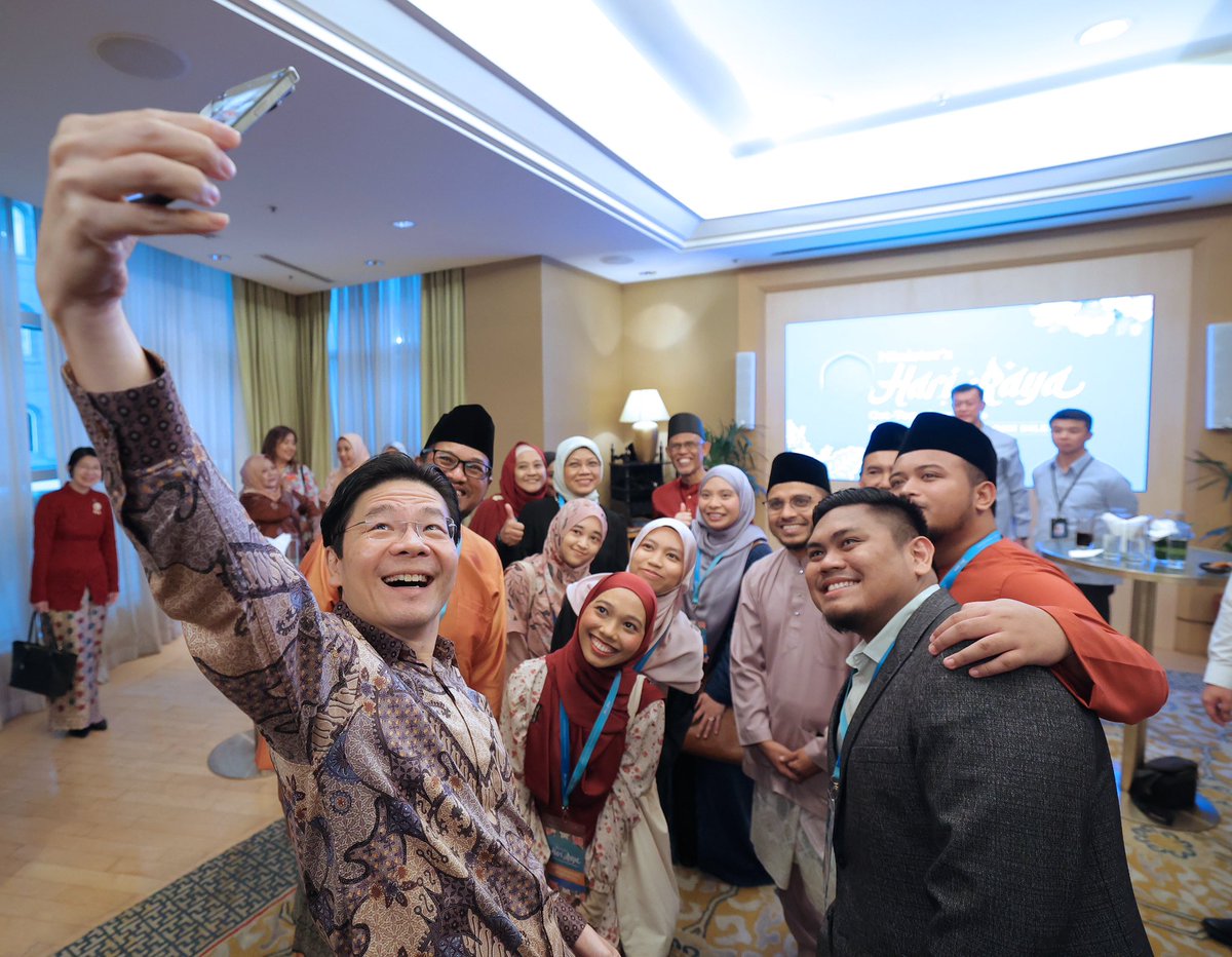 Great get-together with the Malay Muslim community, religious leaders and colleagues at the Minister’s Hari Raya celebration. Let's continue to embrace our unity, friendship, and cultural diversity.