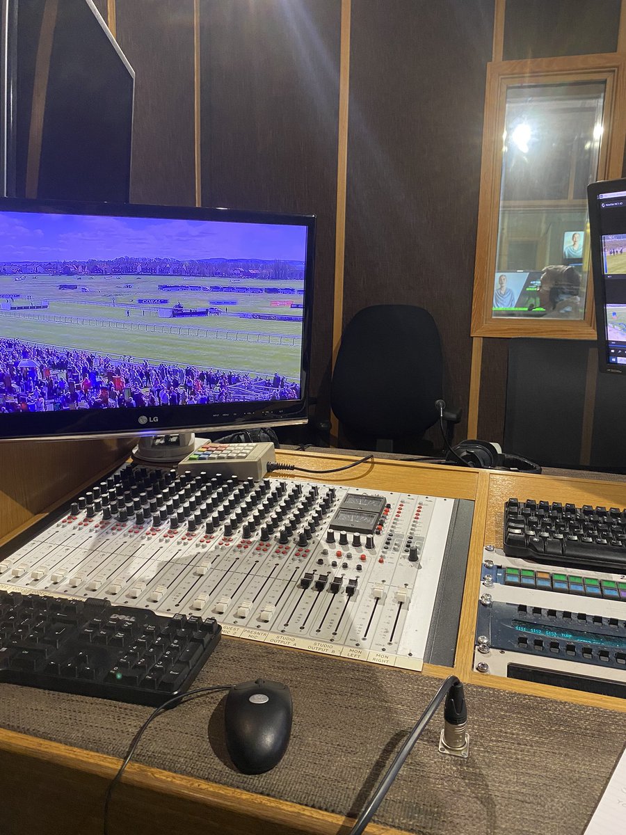 Live on <a href="/WillHillRacing/">William Hill Racing</a> Radio this afternoon covering all the action on Scottish Grand National Day! 

Join us live from 1:00pm 🎙️🐎