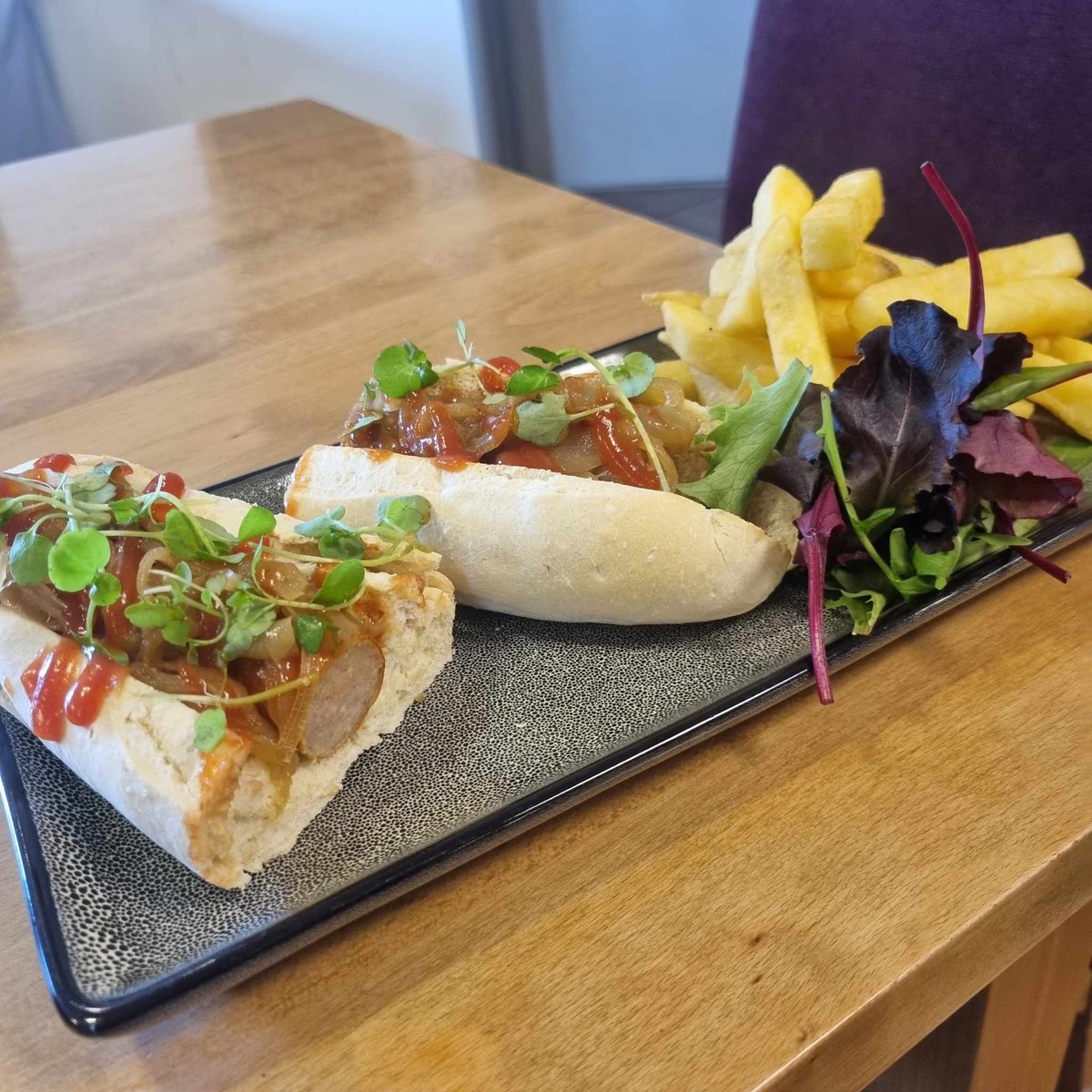To celebrate the sun making an appearance, we are proud of introduce our specials this weekend 😎 🌭 🍟 
Spicy chicken fajita baguette, pickled slaw &amp; chips
Hot dog &amp; chips
Only £9.95!