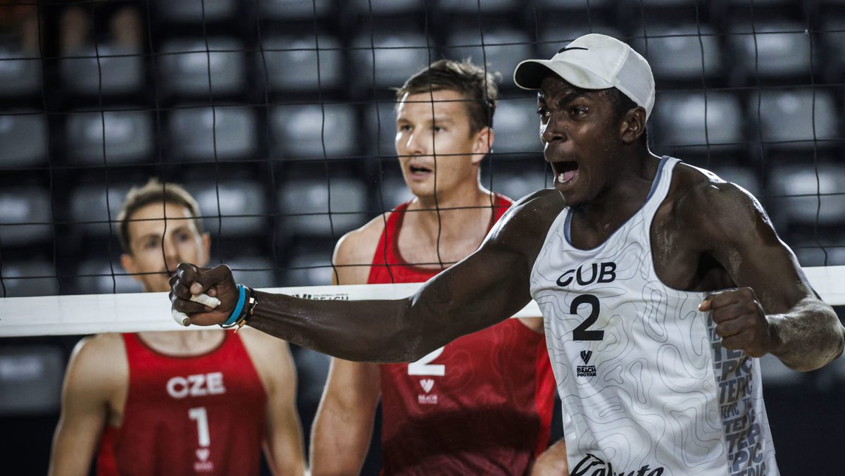 🏐 #VoleibolDePlaya |‼️Gran actuación de Díaz y Alayo 🇨🇺 en el #Elite16 de #Tepic 🇲🇽

💥Derrotan 2-0 a Perusic/Schweiner 🇨🇿, actuales campeones del mundo y terceros del ranking 🌎

🇨🇺 Única pareja fuera del top-20 capaz de llegar a cuartos de final

📍Hoy vs Herrera/Gavira 🇪🇸