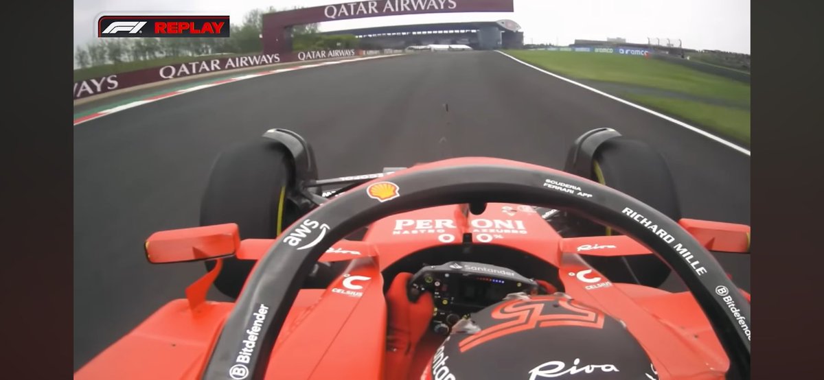 Miren este video al 5:14 Sainz batalla con Alonso a 200kph ahí ya? Con su mano derecha hace los cambios y a su vez cambia el setup del auto con el dedo meñique en curva. Cuanto ancho de banda tiene ese cerebro? 🤯 #F1Sprint @dani_juncadella youtu.be/ZgKMHFPledI?fe…