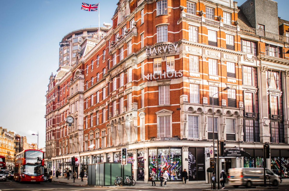 Luxury peers and headhunters tell Drapers Alexander McQueen EMEA president Julia Goddard is a 'first-class' appointment as Harvey Nichols CEO. Find out more >> bit.ly/3U8fuDn
#HarveyNichols #AlexanderMcQueen #luxuryretail #peoplemoves #luxuryfashion #CEO