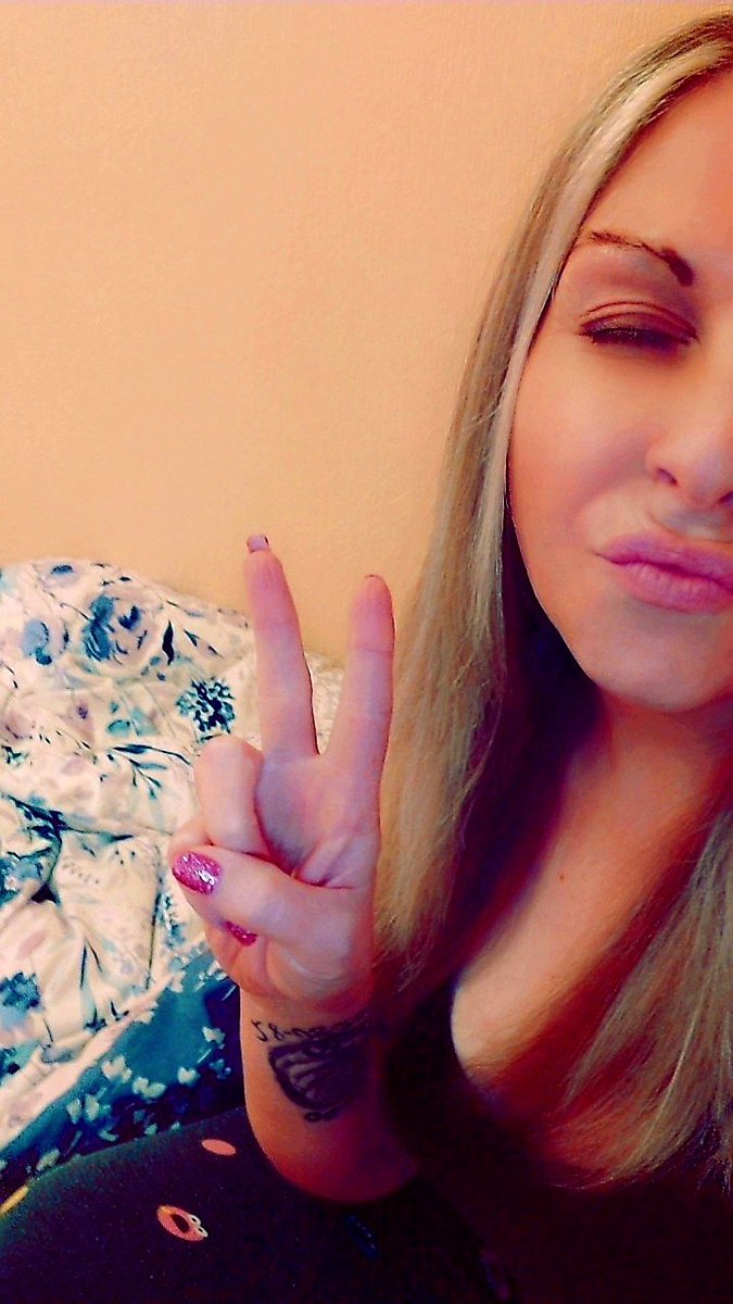 xx_Michelle_oo's tweet photo. Highlights complete = a blonder &amp; happier Michelle 💛✌️😁☀️

#Highlights #blonde #blonder #BlondeAgain #happy #WeekendVibes #feelinggreat #vibing #mood #snapchat #selfie #feels ❤️💋💥 https://t.co/9K337gFcwg