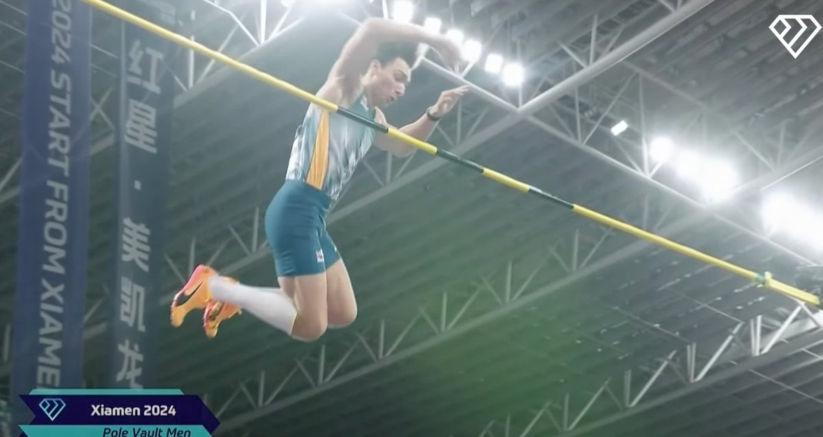 CitiusMag's tweet photo. 6.24M! MONDO DUPLANTIS BREAKS HIS OWN POLE VAULT WORLD RECORD AT THE XIAMEN DIAMOND LEAGUE 🚨

#XiamenDL https://t.co/iDJF2P9Gpi